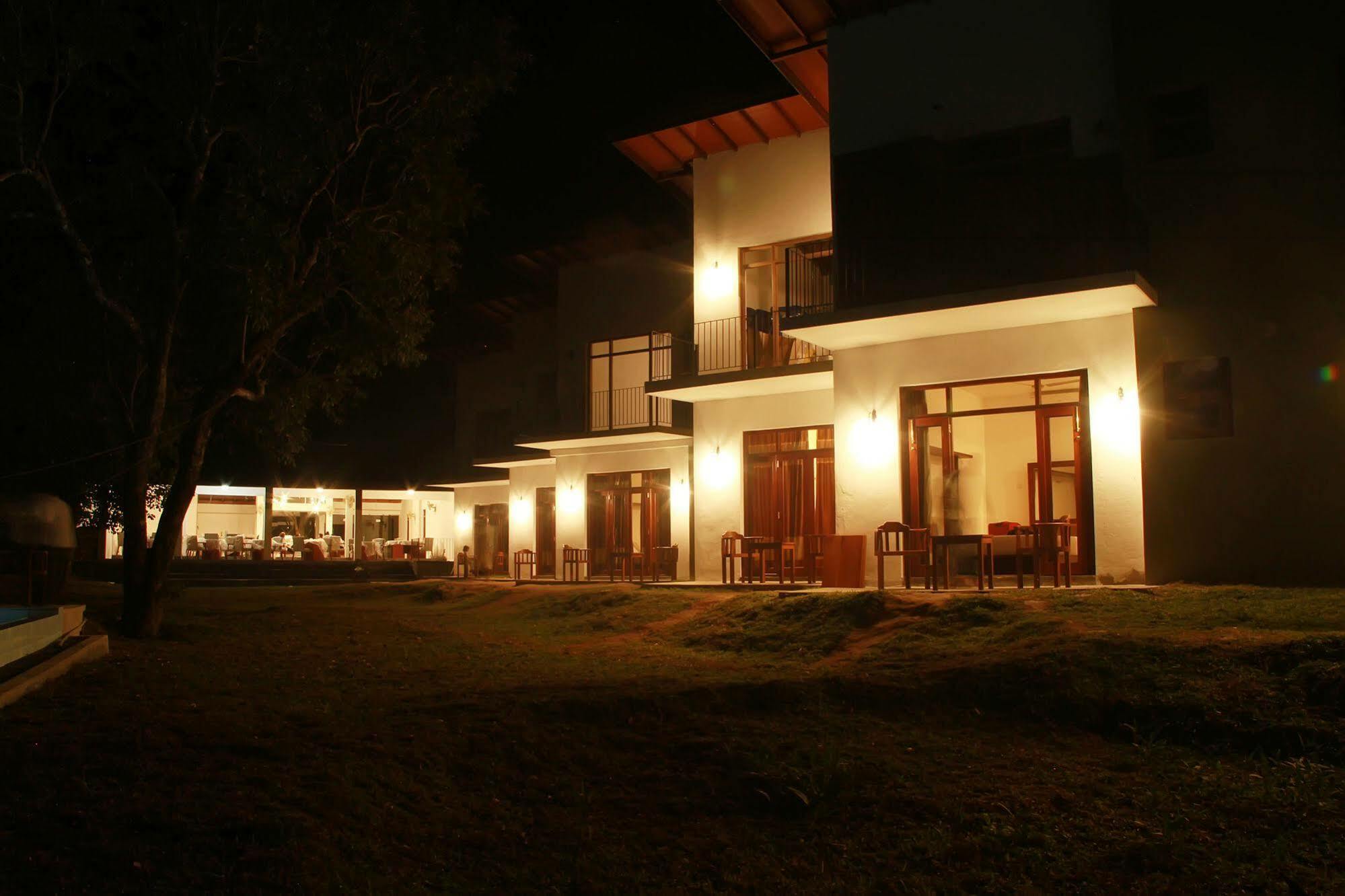 Sigiriya Wewa Addara Hotel - Hotel By The Lake Esterno foto